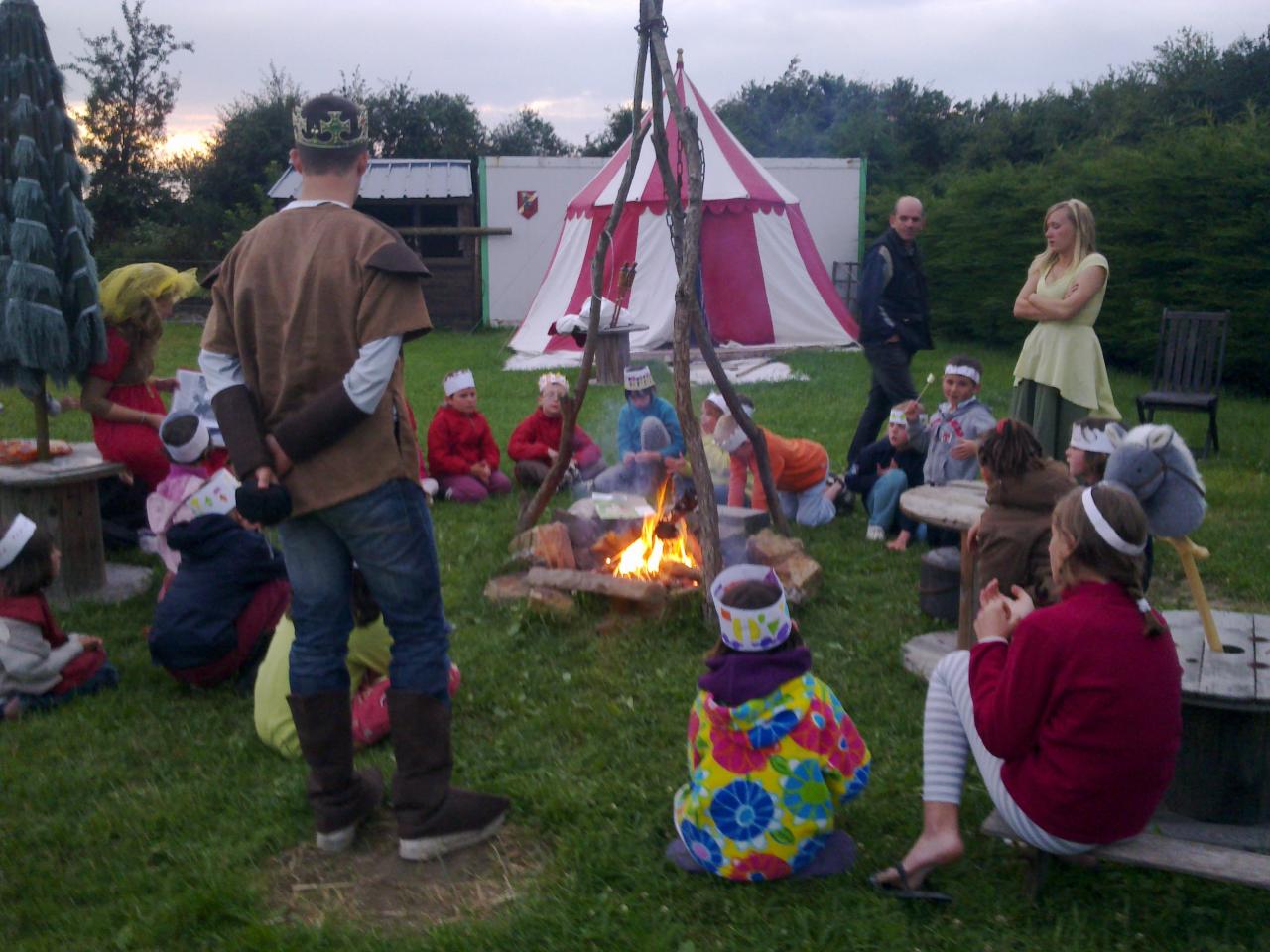 animations veillée du soir autour du feu