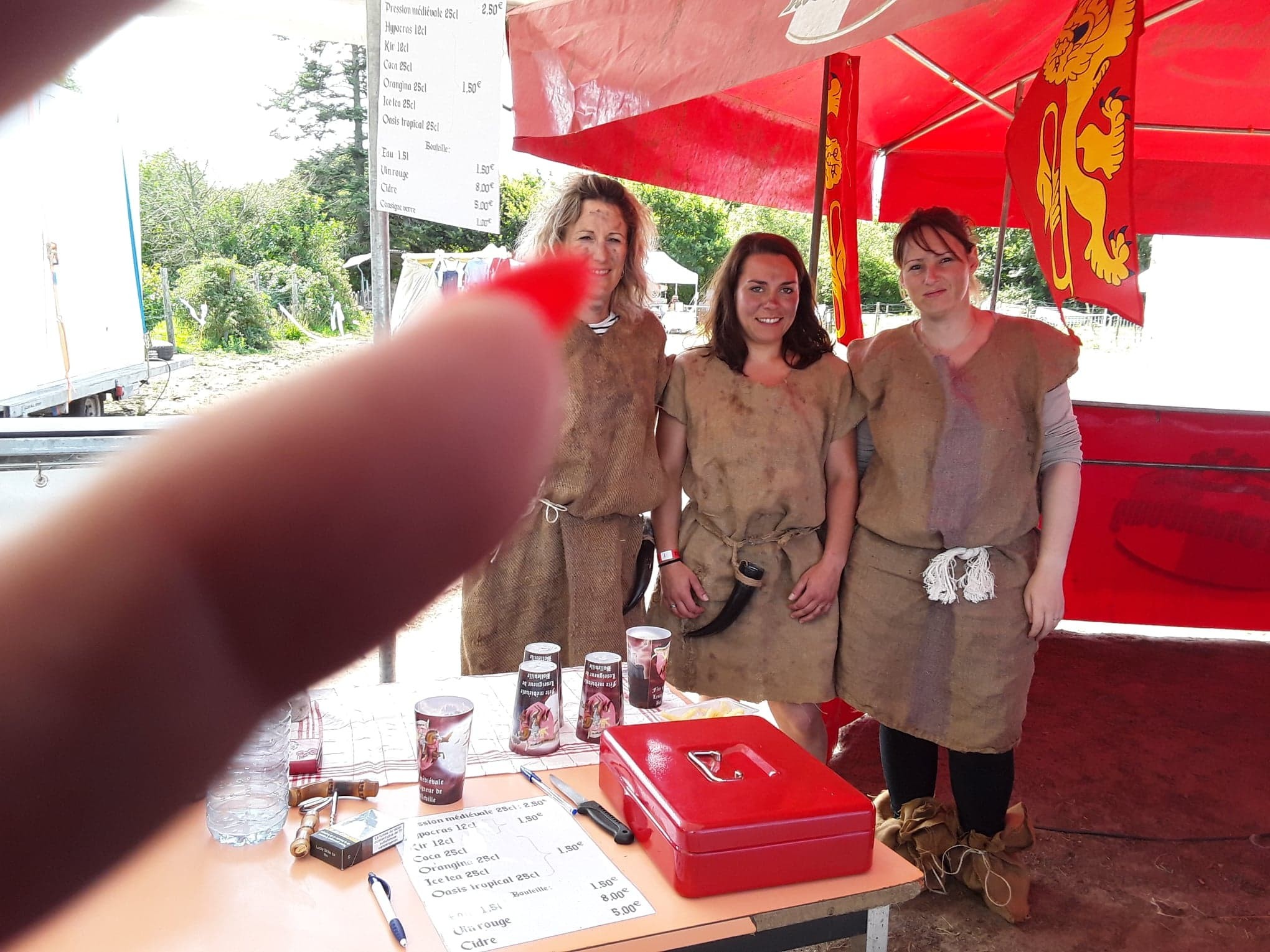  les pouilleuse du bar