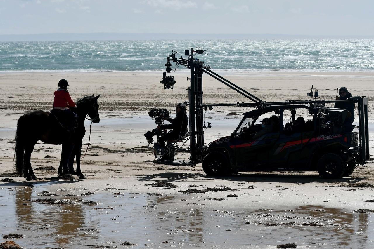 Tournagede camera du dalot sur la plage