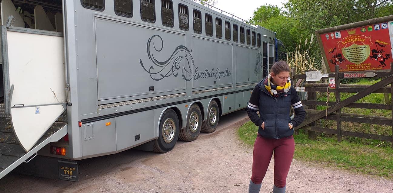 l arrivée de Lorenzo aux Ecuries pour le tournage Tempete