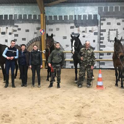 LA GARDE REPUBLICAINE A L ECURIE POUR 1 MOIS