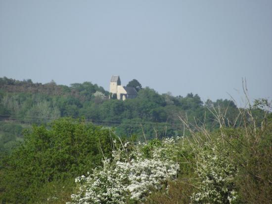 vue du centre sur le Mont de Doville