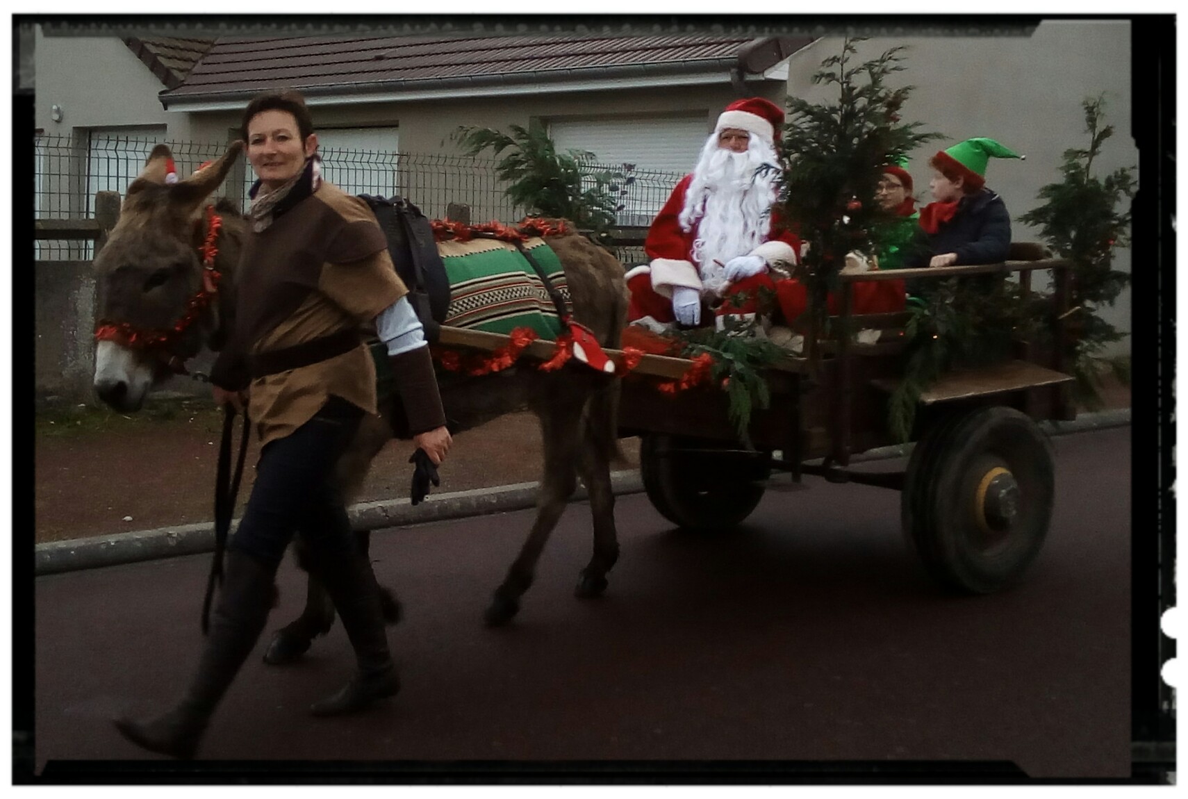 pere noel Attelage âne carriole Normande